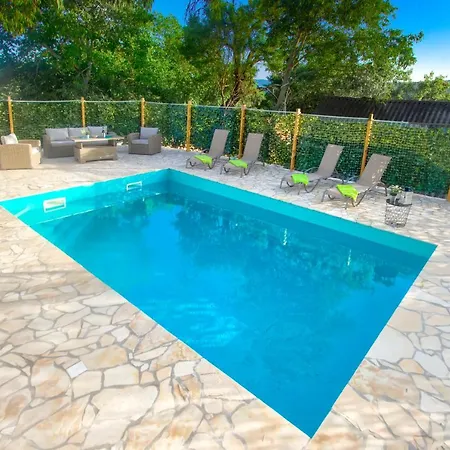 Luxury House Ivan With 4 Bedrooms Divojevici