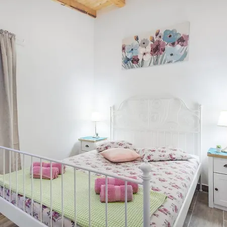 Luxury House Ivan With 4 Bedrooms Vikendica