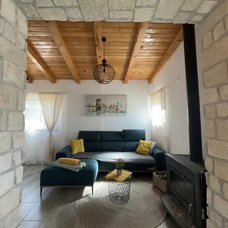 Luxury House Ivan With 4 Bedrooms Divojevici