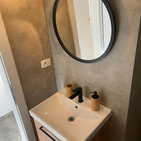 Vikendica Luxury House Ivan With 4 Bedrooms Divojevici