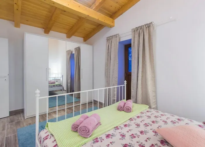 Luxury House Ivan With 4 Bedrooms * Divojevici