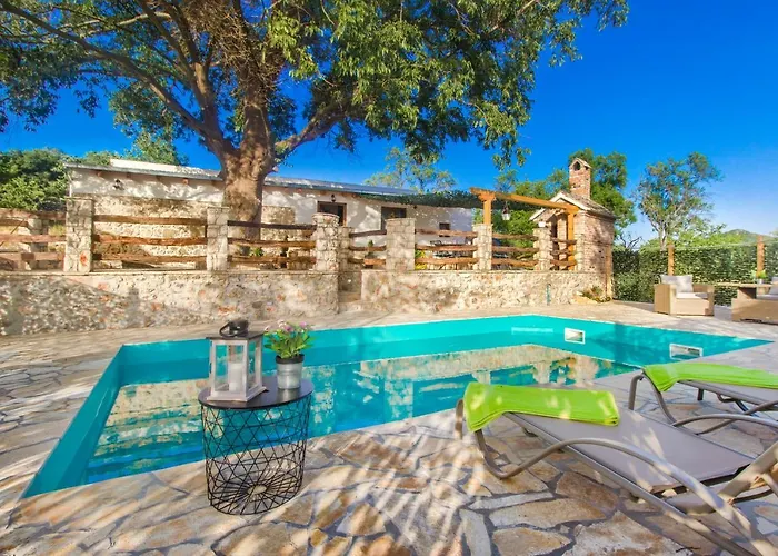 Hébergement de vacances Luxury House Ivan With 4 Bedrooms Divojevici