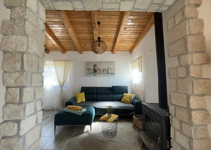 Luxury House Ivan With 4 Bedrooms Divojevici