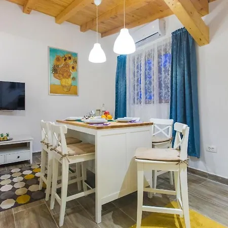 Luxury House Ivan With 4 Bedrooms Дом отдыха *