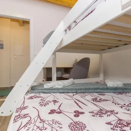 בית נופש Luxury House Ivan With 4 Bedrooms Divojevici