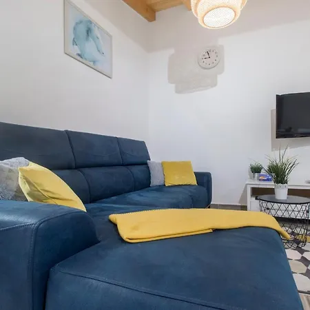 Luxury House Ivan With 4 Bedrooms Дом отдыха Divojevici