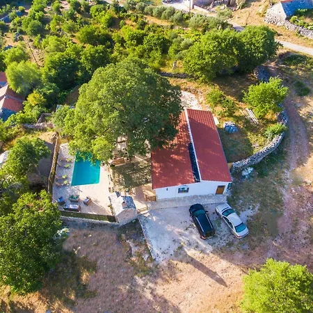 Дом отдыха Luxury House Ivan With 4 Bedrooms Divojevici