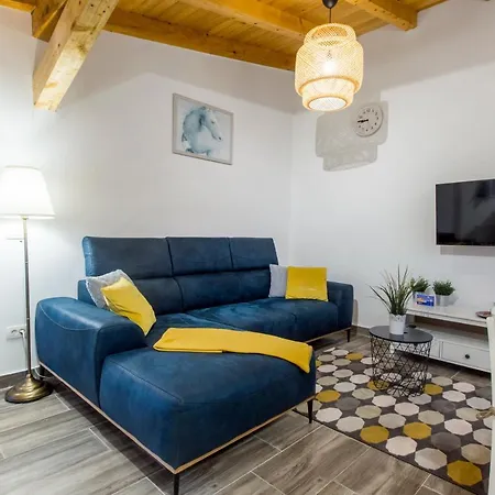 Дом отдыха Luxury House Ivan With 4 Bedrooms