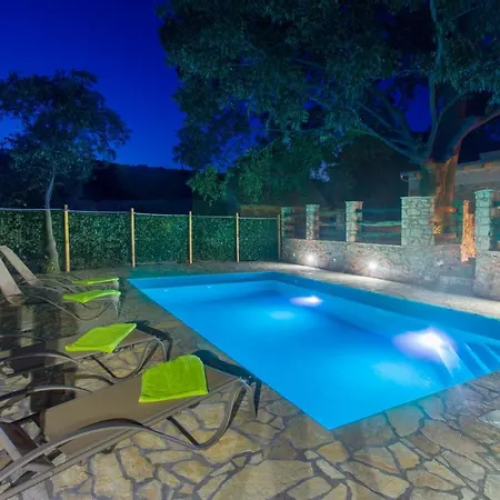 Luxury House Ivan With 4 Bedrooms * Divojevici