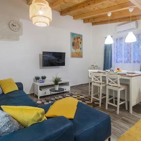 Luxury House Ivan With 4 Bedrooms Дом отдыха *