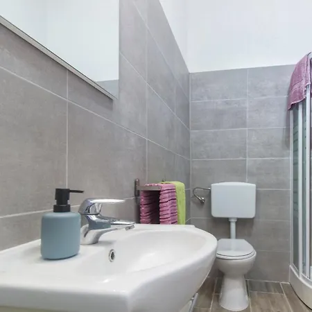 Luxury House Ivan With 4 Bedrooms בית נופש Divojevici