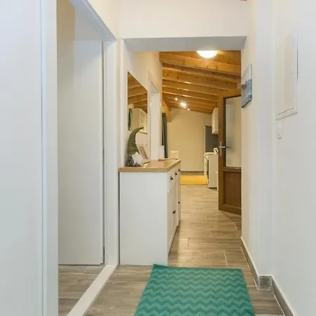 Дом отдыха Luxury House Ivan With 4 Bedrooms