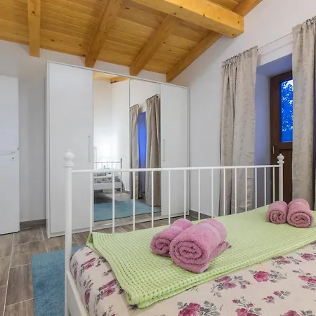 Luxury House Ivan With 4 Bedrooms Дом отдыха *