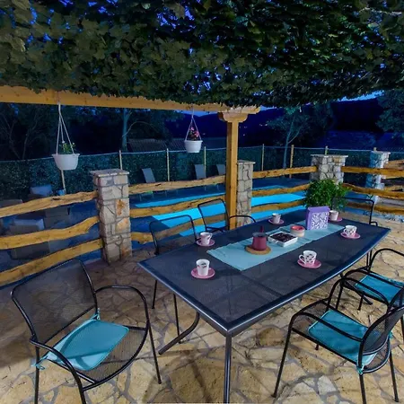 Luxury House Ivan With 4 Bedrooms Divojevici