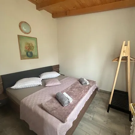 בית נופש Luxury House Ivan With 4 Bedrooms *