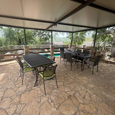 Luxury House Ivan With 4 Bedrooms بيت للعطل Divojevici