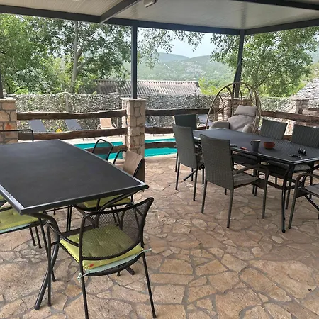 Luxury House Ivan With 4 Bedrooms بيت للعطل *