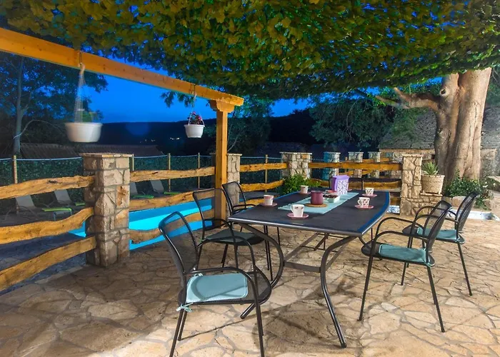 Luxury House Ivan With 4 Bedrooms Divojevici