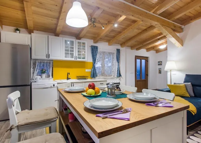 Luxury House Ivan With 4 Bedrooms بيت للعطل