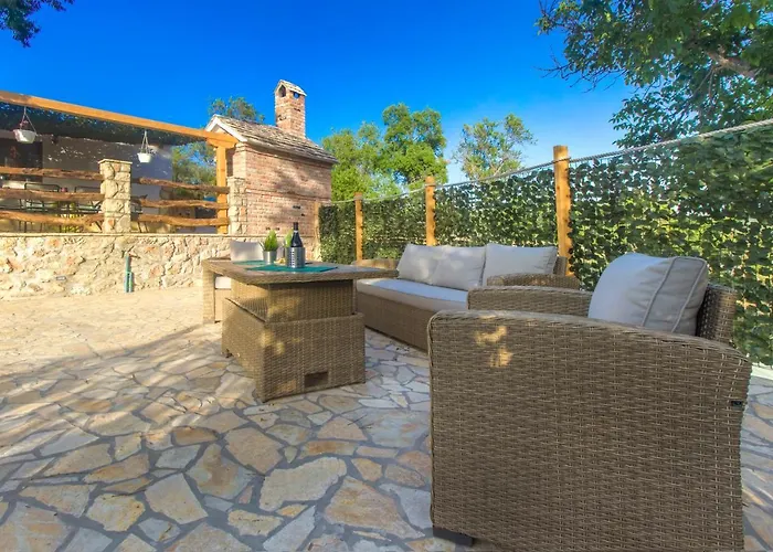 Luxury House Ivan With 4 Bedrooms Divojevici