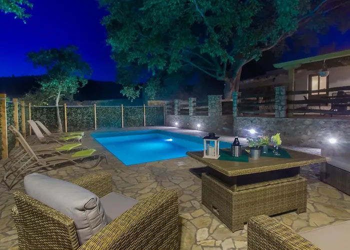 Luxury House Ivan With 4 Bedrooms Divojevici