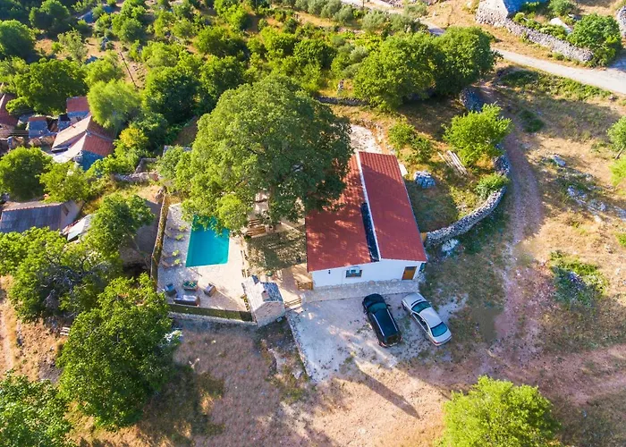 بيت للعطل Luxury House Ivan With 4 Bedrooms Divojevici