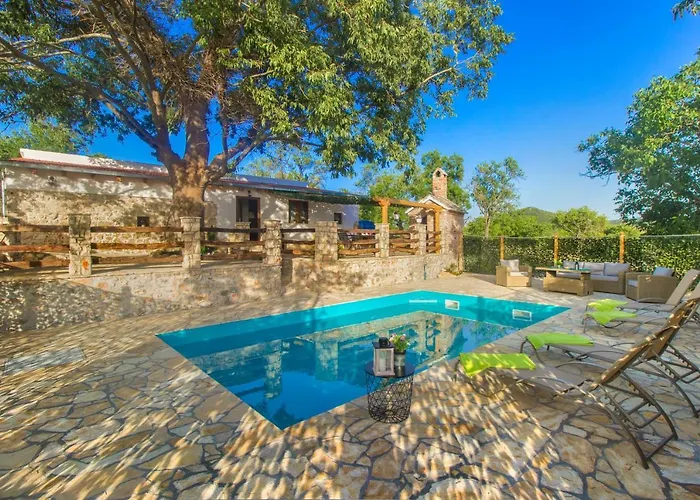 Luxury House Ivan With 4 Bedrooms * Divojevici