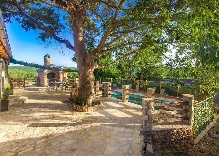 بيت للعطل Luxury House Ivan With 4 Bedrooms