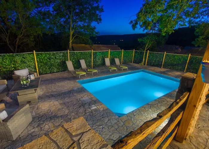 Luxury House Ivan With 4 Bedrooms Divojevici