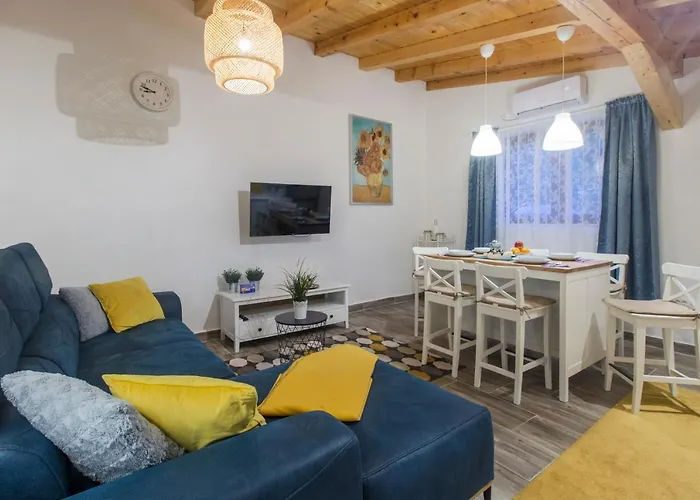 Luxury House Ivan With 4 Bedrooms بيت للعطل *