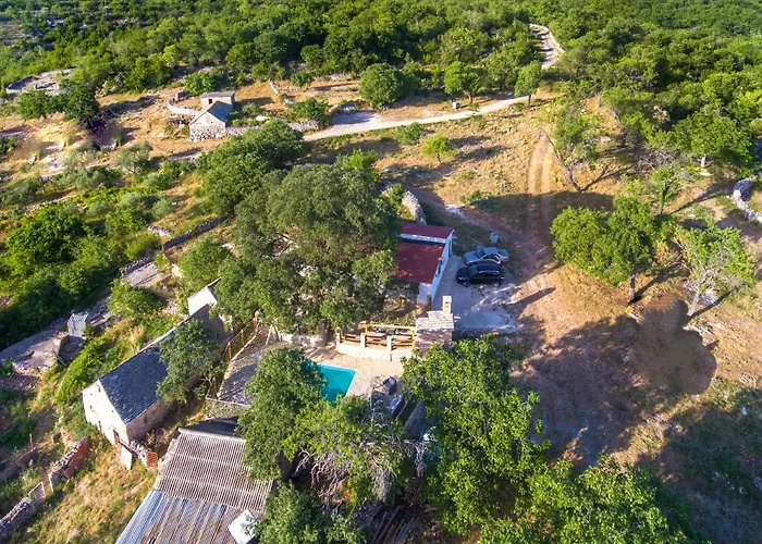 Luxury House Ivan With 4 Bedrooms * Divojevici