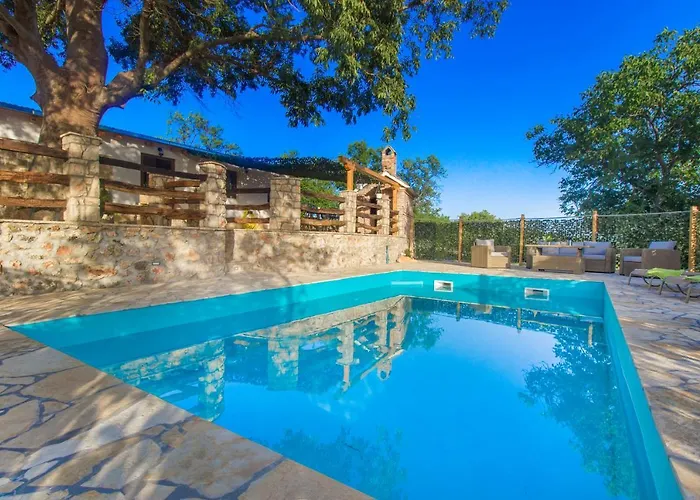 بيت للعطل Luxury House Ivan With 4 Bedrooms Divojevici