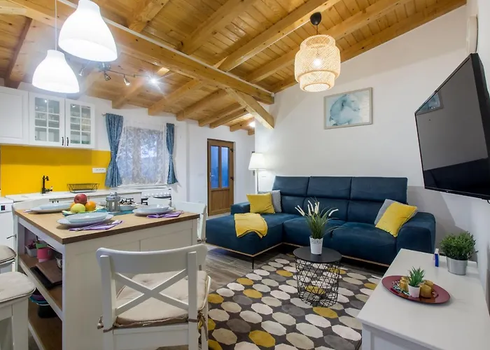 Luxury House Ivan With 4 Bedrooms بيت للعطل *