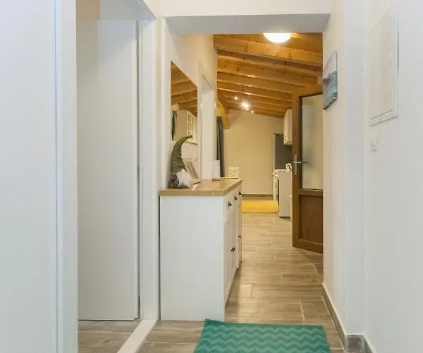 بيت للعطل Luxury House Ivan With 4 Bedrooms