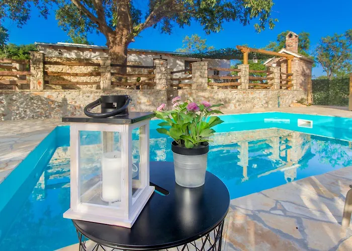 Luxury House Ivan With 4 Bedrooms بيت للعطل *