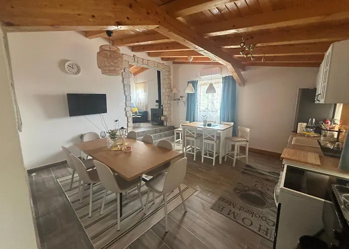 بيت للعطل Luxury House Ivan With 4 Bedrooms