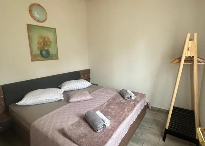 بيت للعطل Luxury House Ivan With 4 Bedrooms *